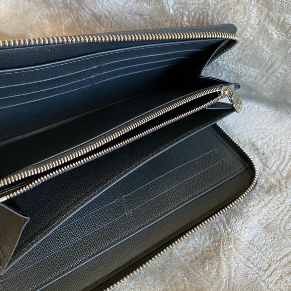 SOLD. Louis Vuitton large zippy organizer - Picture 8 of 10